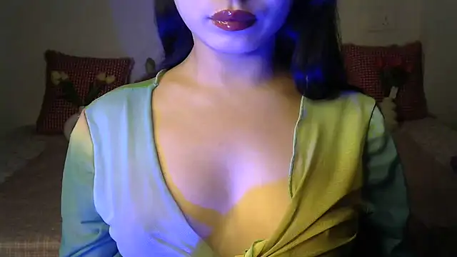 Snapshot of amrita2210 chatting on November 30, 8:57 pm amrita2210 online show from November 30, 8:57 pm