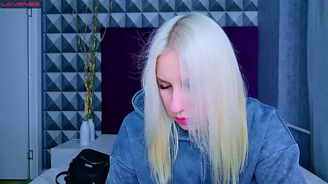 NellyStorm online show from February 19, 11:57 pm