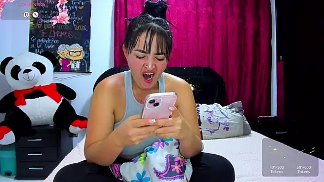 Snapshot of Ari_And_Abdie chatting on February 19, 12:44 pm Ari And Abdie online show from February 19, 12:44 pm