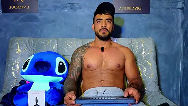 Snapshot of ERIC_HARRISON chatting on October 16, 9:16 pm ERIC HARRISON online show from October 16, 9:16 pm