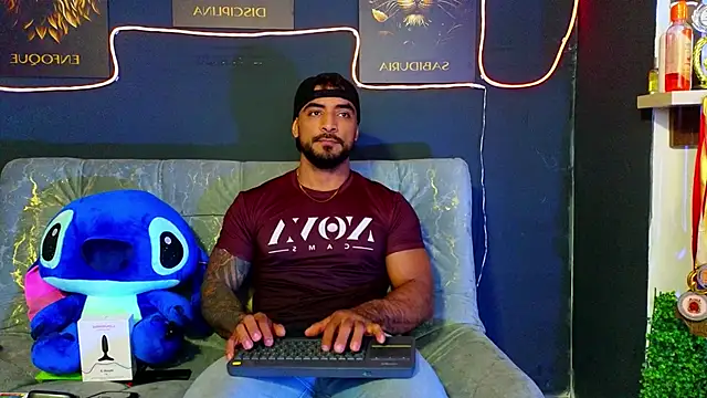 Snapshot of ERIC_HARRISON chatting on November 16, 9:53 pm ERIC HARRISON online show from November 16, 9:53 pm