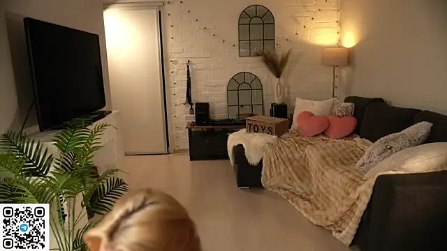 Heidi11 online show from March 20, 6:35 pm