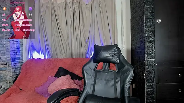 Snapshot of kitty_queen10 chatting on February 3, 6:40 am kitty queen10 online show from February 3, 6:40 am