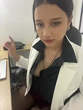 Snapshot of littlemelodi18 chatting on December 19, 8:49 pm littlemelodi18 online show from December 19, 8:49 pm