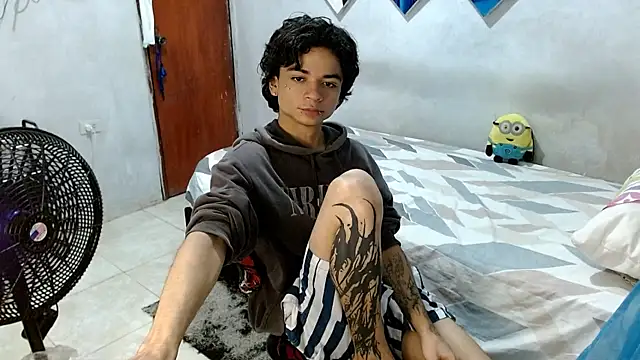 Snapshot of Lovebeng_ chatting on November 26, 12:55 am Lovebeng online show from November 26, 12:55 am