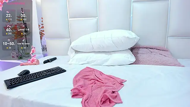 SaraDreamss online show from March 8, 11:39 pm