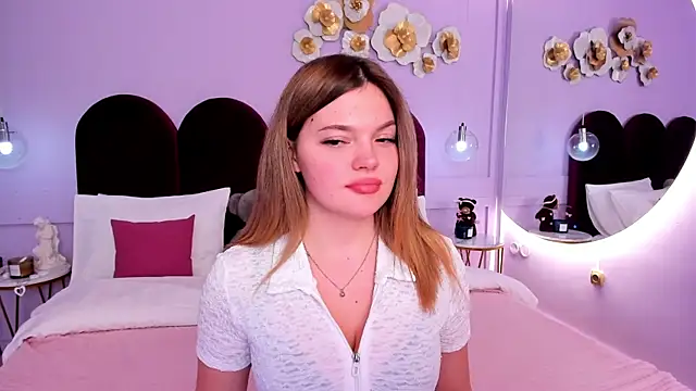 ZaraBloom online show from January 30, 7:37 pm