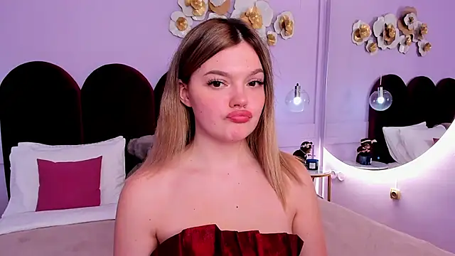 ZaraBloom online show from March 13, 7:39 pm