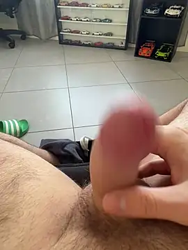 Snapshot of tiou72 chatting on November 22, 11:42 am tiou72 online show from November 22, 11:42 am