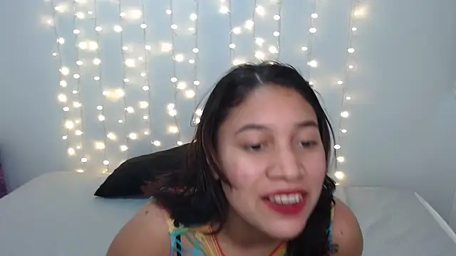 Snapshot of miss_rose1 chatting on February 13, 10:43 pm miss rose1 online show from February 13, 10:43 pm