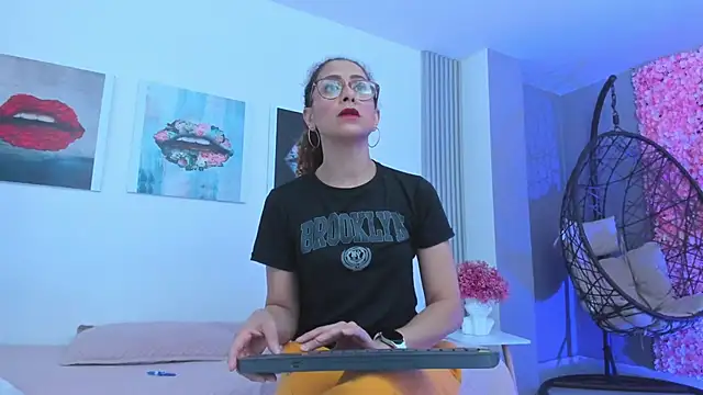 Angela donnato online show from March 19, 3:09 am