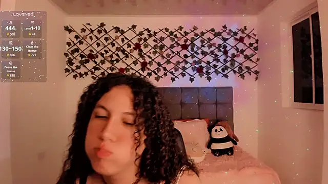 Snapshot of Lilith_Miller21 chatting on November 28, 7:49 pm Lilith Miller21 online show from November 28, 7:49 pm