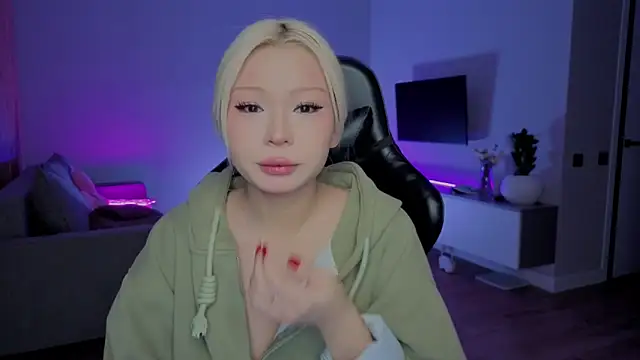 RileyMee online show from December 20, 1:02 am