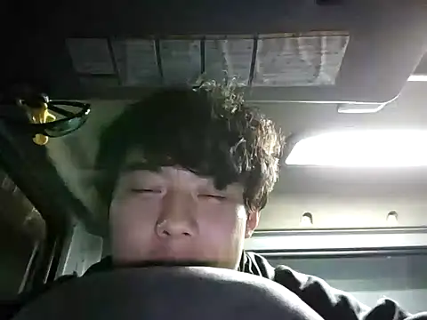 Snapshot of whitebriefboy chatting on January 18, 5:26 pm whitebriefboy online show from January 18, 5:26 pm