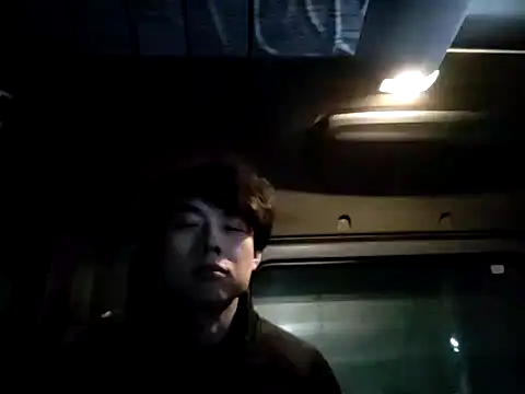 Snapshot of whitebriefboy chatting on January 19, 2:28 pm whitebriefboy online show from January 19, 2:28 pm