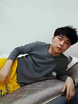 Snapshot of whitebriefboy chatting on January 31, 5:09 am whitebriefboy online show from January 31, 5:09 am