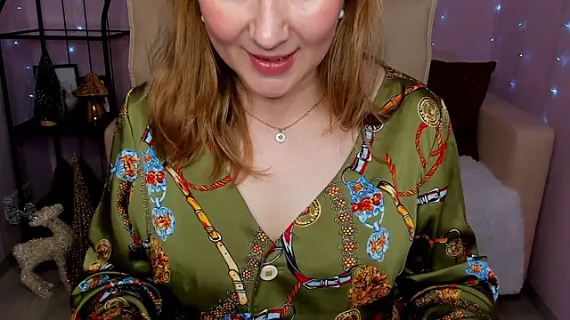 Snapshot of Helens_love chatting on December 29, 1:56 am Helens love online show from December 29, 1:56 am