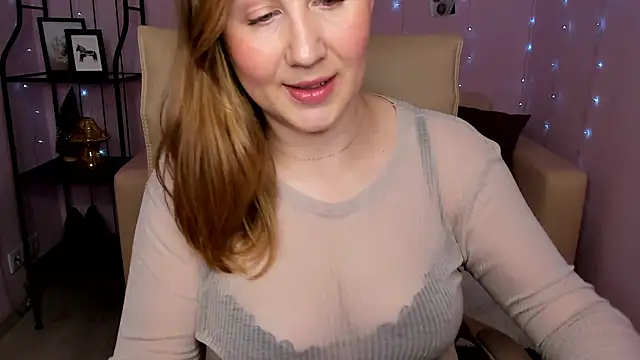 Snapshot of Helens_love chatting on February 4, 1:34 am Helens love online show from February 4, 1:34 am