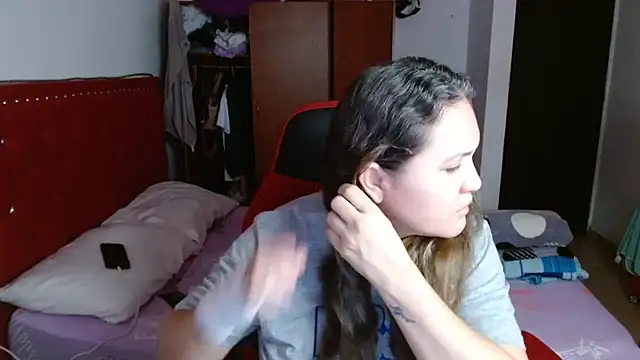 Snapshot of helenca43 chatting on November 26, 11:11 am helenca43 online show from November 26, 11:11 am