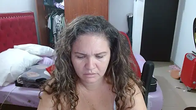 Snapshot of helenca43 chatting on November 30, 8:51 am helenca43 online show from November 30, 8:51 am