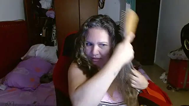 Snapshot of helenca43 chatting on December 1, 11:04 am helenca43 online show from December 1, 11:04 am