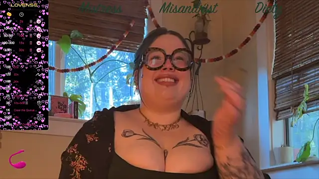 Snapshot of MissBika chatting on January 19, 11:53 pm MissBika online show from January 19, 11:53 pm