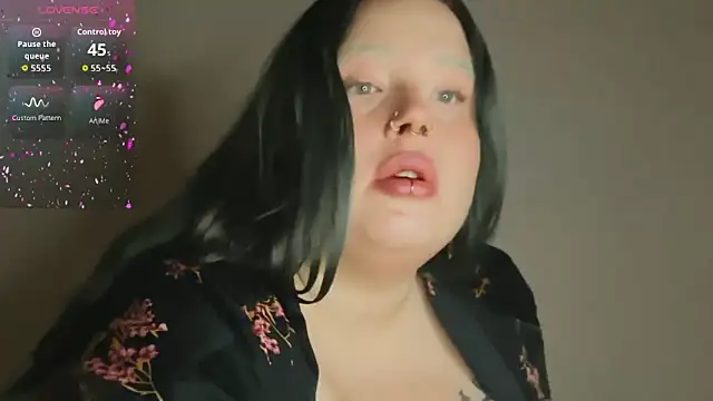 Snapshot of MissBika chatting on October 4, 4:16 pm MissBika online show from October 4, 4:16 pm