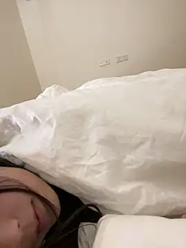 Snapshot of Sweet-Angel999 chatting on December 7, 9:33 pm Sweet-Angel999 online show from December 7, 9:33 pm