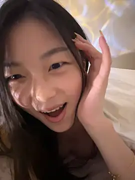 Snapshot of Sweet-Angel999 chatting on December 23, 9:29 pm Sweet-Angel999 online show from December 23, 9:29 pm