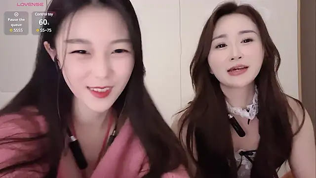 Snapshot of Sweet-Angel999 chatting on December 30, 1:47 pm Sweet-Angel999 online show from December 30, 1:47 pm