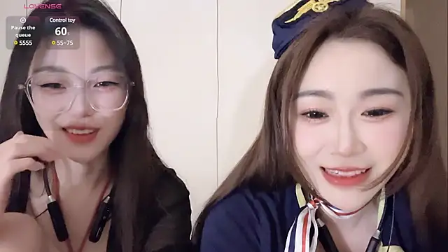 Snapshot of Sweet-Angel999 chatting on January 3, 3:22 pm Sweet-Angel999 online show from January 3, 3:22 pm