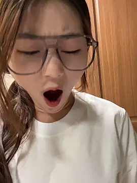 Snapshot of Sweet-Angel999 chatting on November 28, 3:04 pm Sweet-Angel999 online show from November 28, 3:04 pm