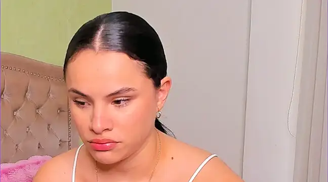 Snapshot of Luciluu20 chatting on February 27, 6:42 pm Luciluu20 online show from February 27, 6:42 pm