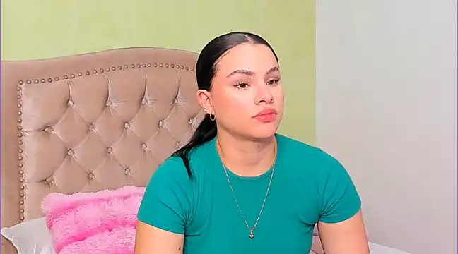 Snapshot of Luciluu20 chatting on March 1, 8:10 pm Luciluu20 online show from March 1, 8:10 pm