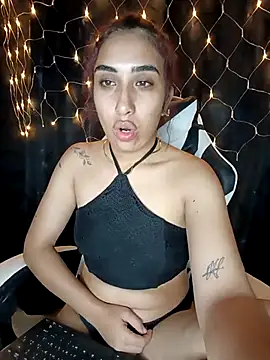 Snapshot of ifeelverywet_andhot chatting on November 5, 5:51 am ifeelverywet andhot online show from November 5, 5:51 am