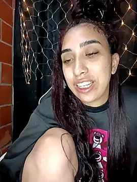 Snapshot of ifeelverywet_andhot chatting on November 5, 6:52 pm ifeelverywet andhot online show from November 5, 6:52 pm