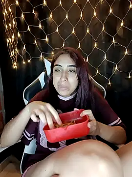 Snapshot of ifeelverywet_andhot chatting on November 12, 4:46 am ifeelverywet andhot online show from November 12, 4:46 am