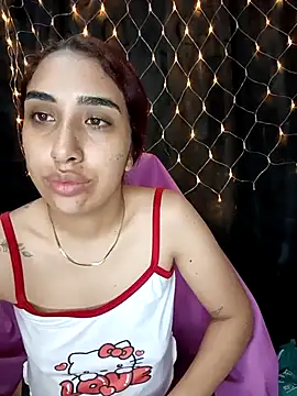 Snapshot of ifeelverywet_andhot chatting on November 18, 6:18 am ifeelverywet andhot online show from November 18, 6:18 am