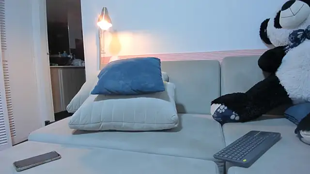 kitty miaa online show from February 6, 4:28 am