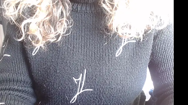 Snapshot of JenniLowen chatting on January 14, 12:03 pm JenniLowen online show from January 14, 12:03 pm