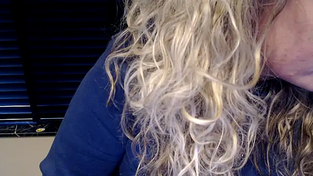 Snapshot of JenniLowen chatting on February 10, 1:55 pm JenniLowen online show from February 10, 1:55 pm