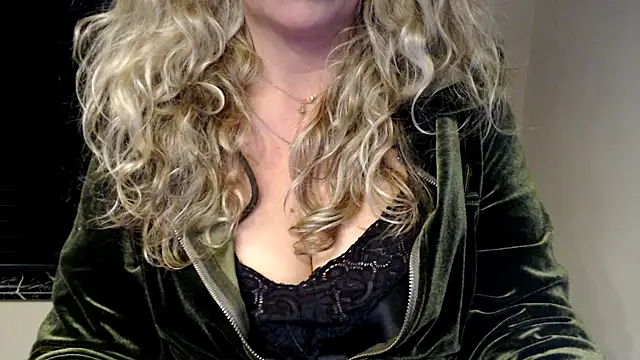 Snapshot of JenniLowen chatting on March 2, 8:50 pm JenniLowen online show from March 2, 8:50 pm