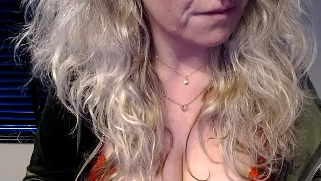 Snapshot of JenniLowen chatting on March 3, 2:26 pm JenniLowen online show from March 3, 2:26 pm