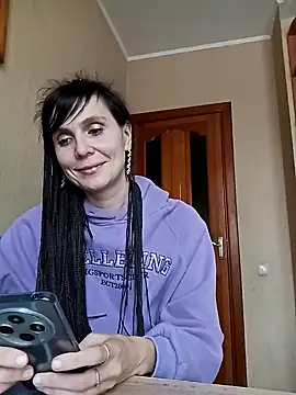 Francenia lolis online show from February 3, 8:02 am