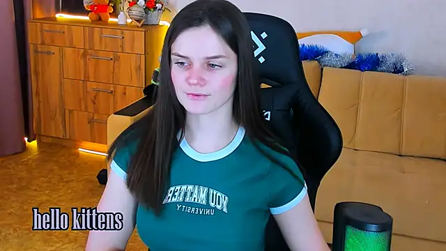 Lora Cain online show from December 14, 3:47 pm