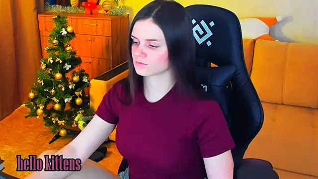 Lora Cain online show from December 20, 2:05 pm