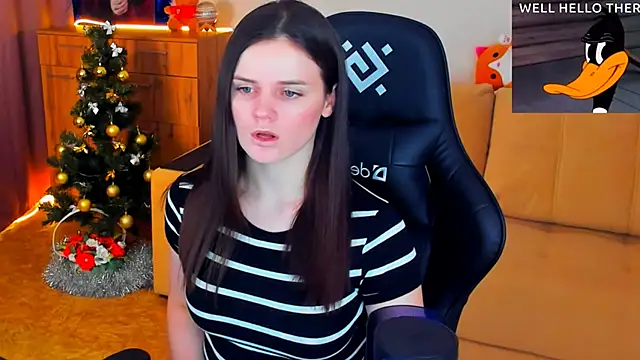 Lora Cain online show from December 22, 5:10 pm