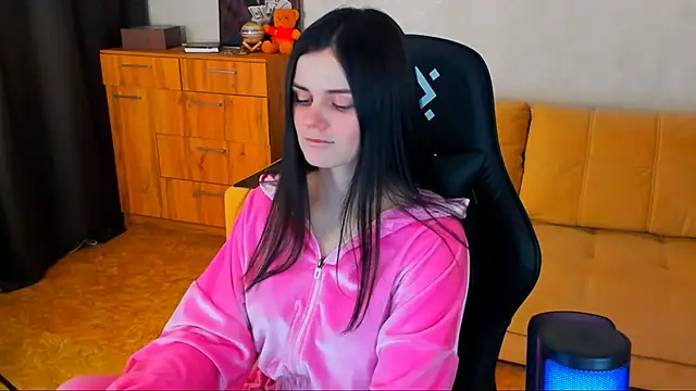 Lora Cain online show from January 13, 5:44 pm