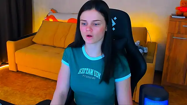 Lora Cain online show from January 15, 1:45 am