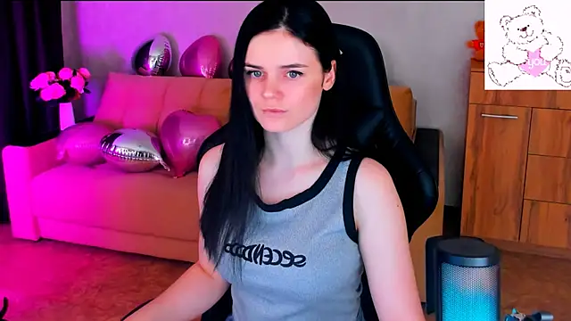 Lora Cain online show from February 14, 7:02 pm